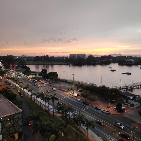 Town Condo - Marina Court Kota Kinabalu Esterno foto