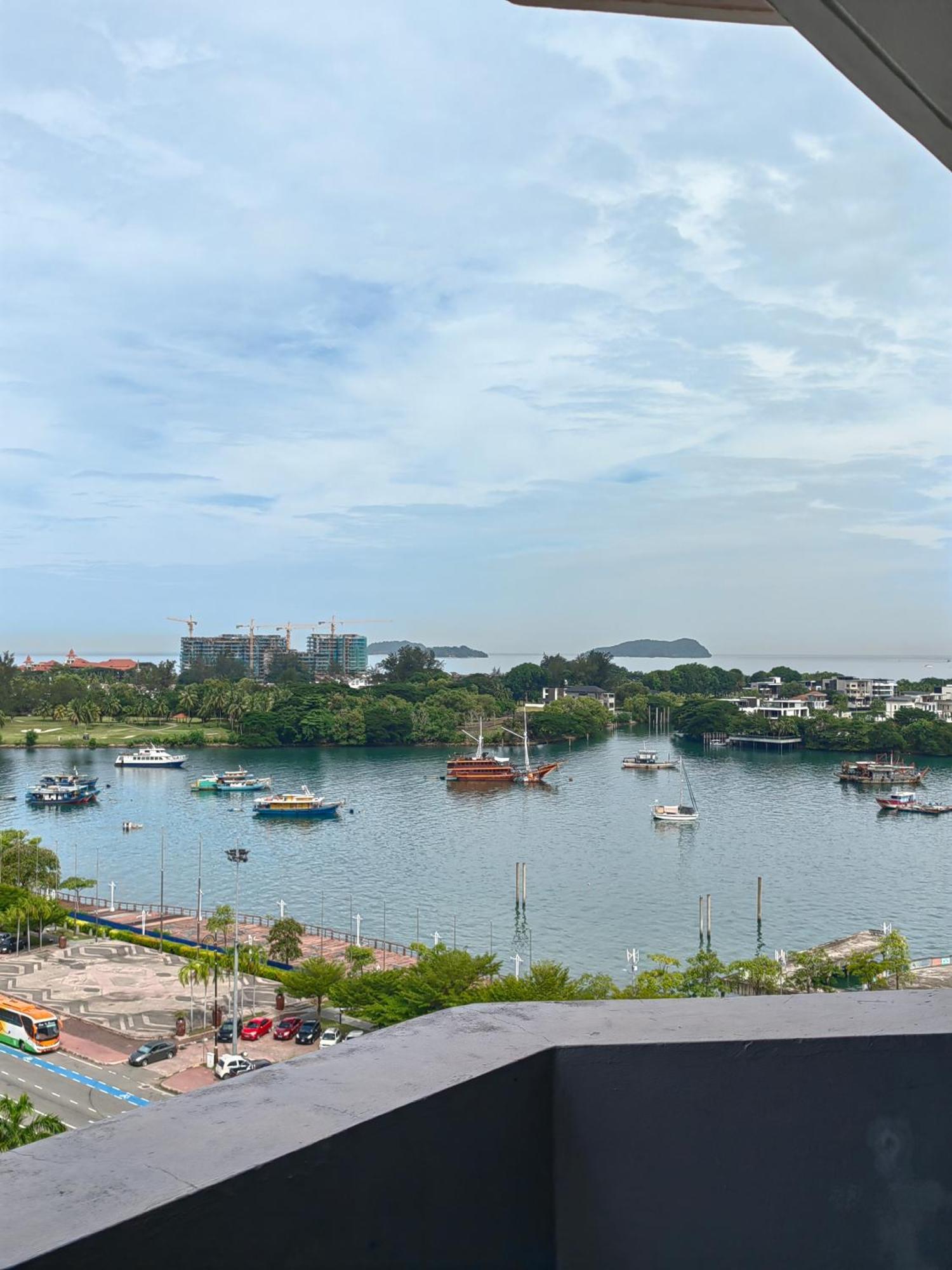 Town Condo - Marina Court Kota Kinabalu Esterno foto