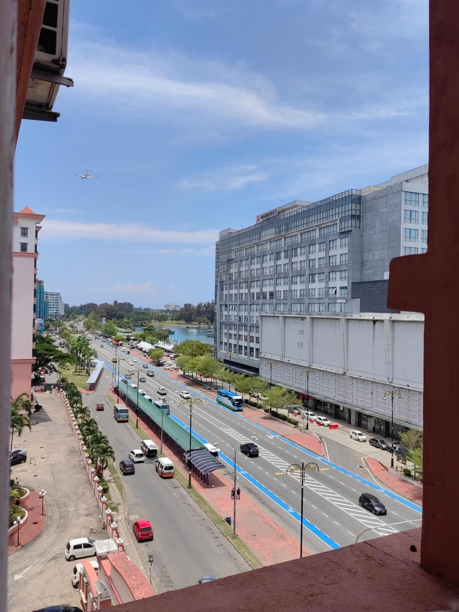 Town Condo - Marina Court Kota Kinabalu Esterno foto