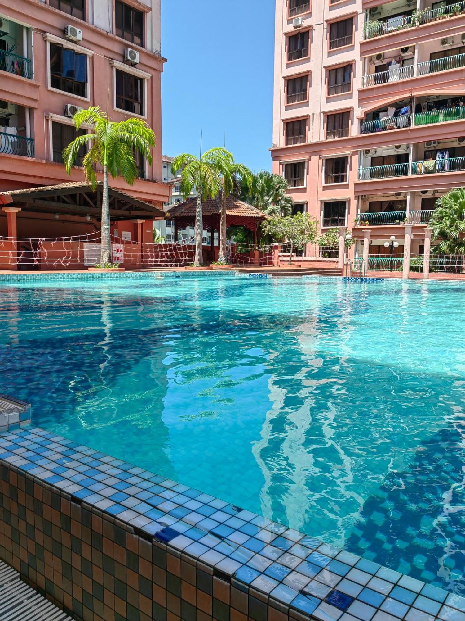 Town Condo - Marina Court Kota Kinabalu Esterno foto