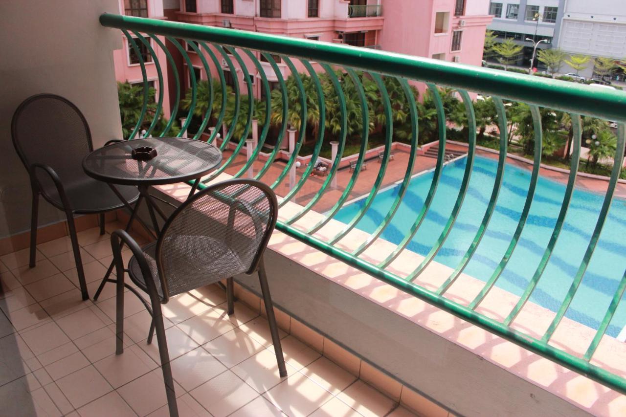 Town Condo - Marina Court Kota Kinabalu Esterno foto